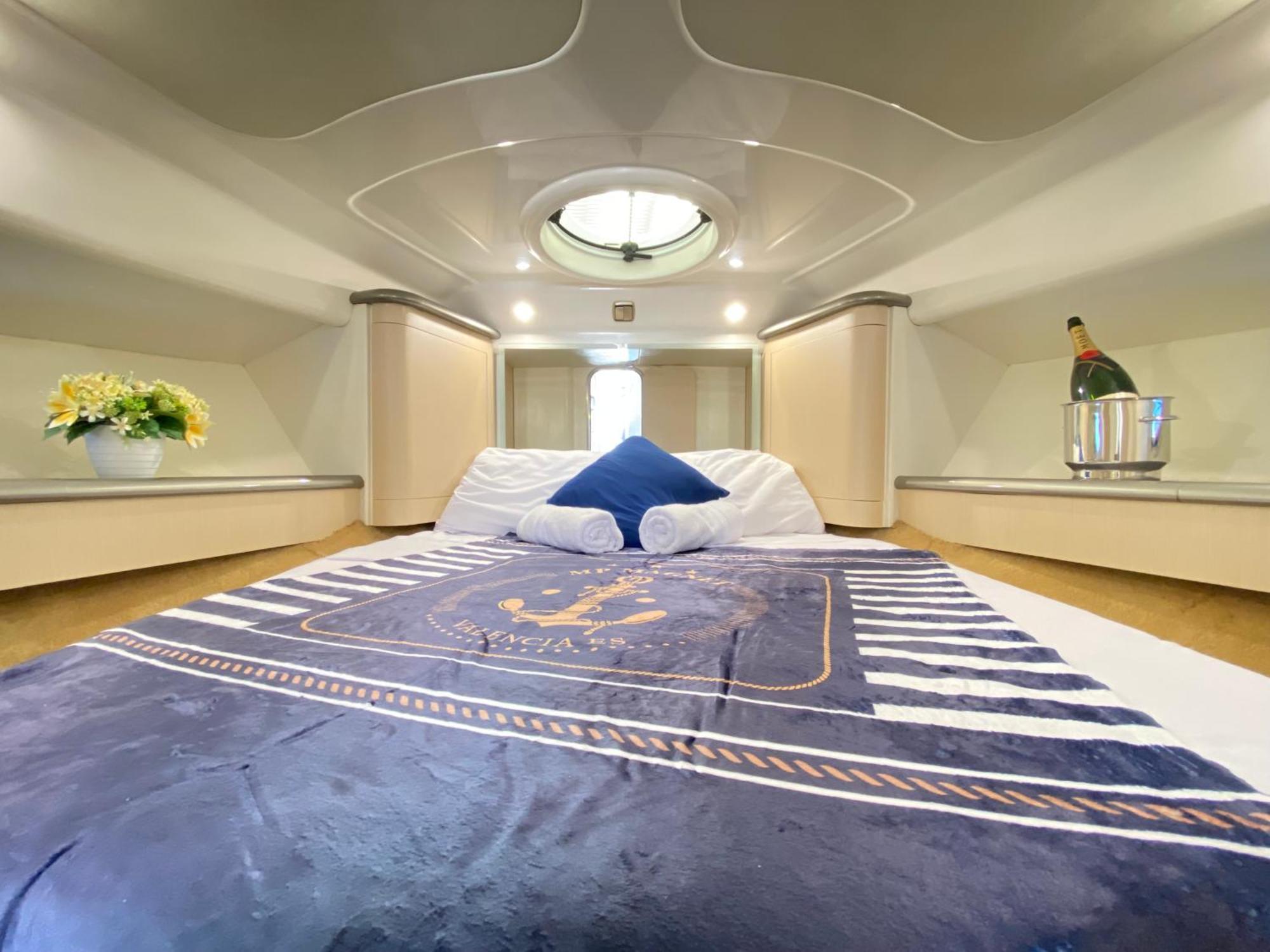 Отель The Valencia Yacht Experience Экстерьер фото